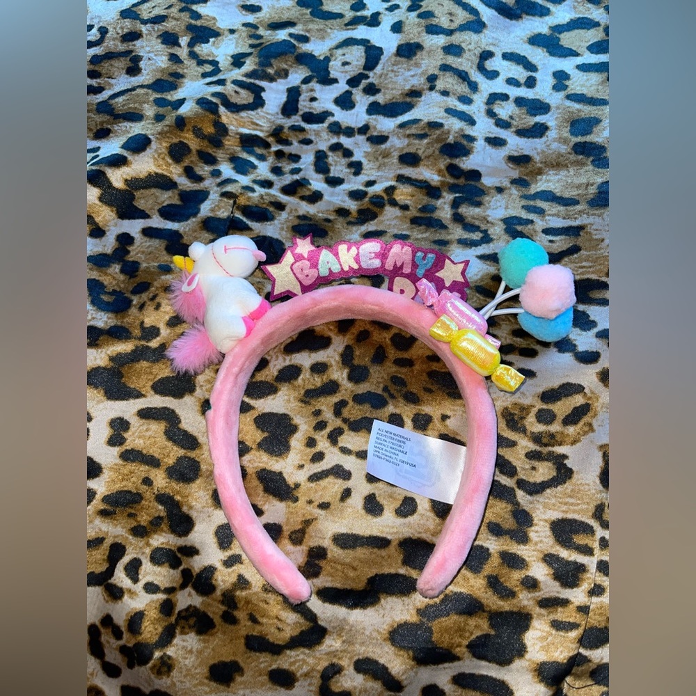 Universal Studios Despicable Me “Bake My Day” Unicorn Headband